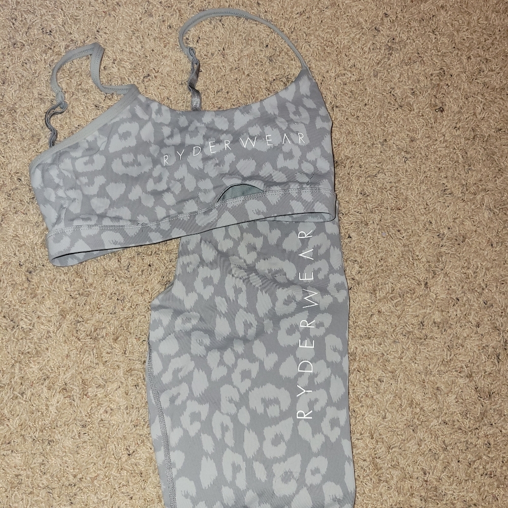 Leggings and bra